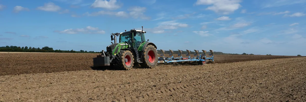 Producteur agricole local soutenu par Colonel Gustave